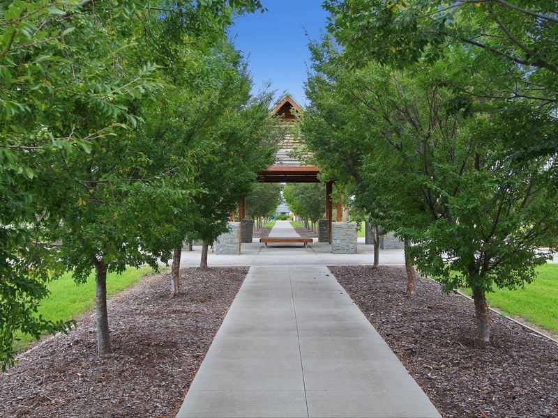 15 Hampden Green, South Morang VIC 3752