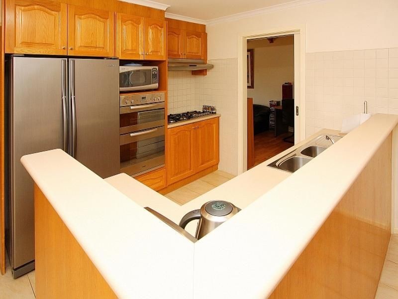 13 Fenech Close, Mill Park VIC 3082