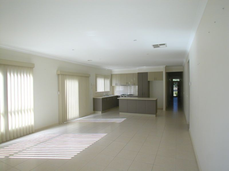 81 Vincent Drive, South Morang VIC 3752