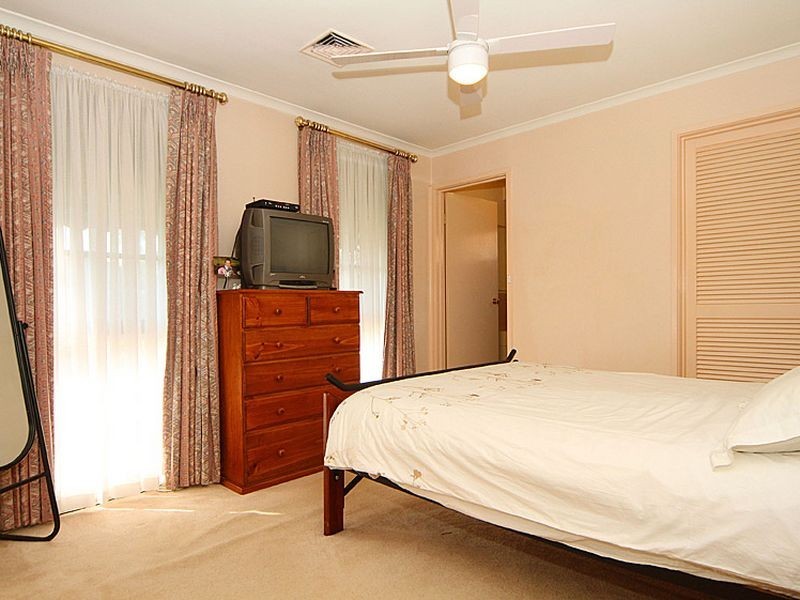 12 Bluegum Court, Mill Park VIC 3082