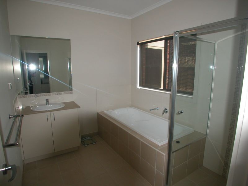 6 Lapis Chase, Epping VIC 3076