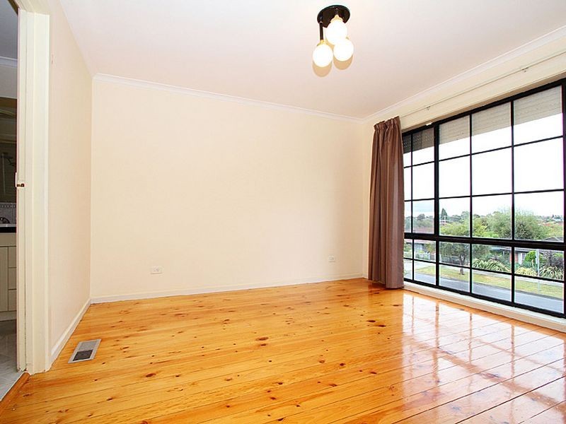 34 Bowman Drive, Mill Park VIC 3082