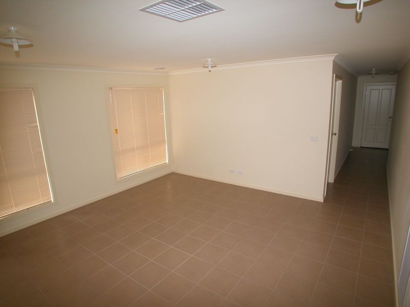 6 Moffat Drive, Lalor VIC 3075