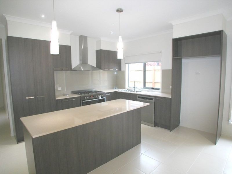 35 Sunstone Boulevard, Doreen VIC 3754