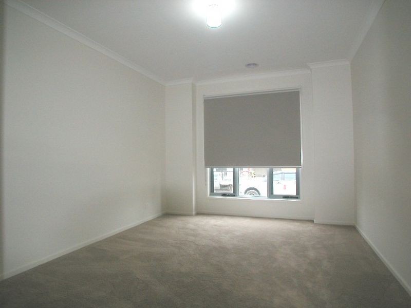 35 Sunstone Boulevard, Doreen VIC 3754