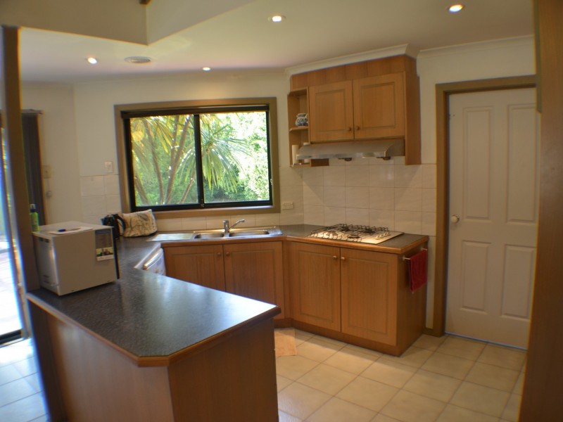 12 Fenech Close, Mill Park VIC 3082