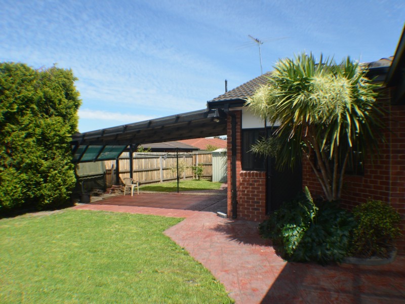 12 Fenech Close, Mill Park VIC 3082