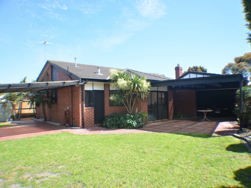 12 Fenech Close, Mill Park VIC 3082