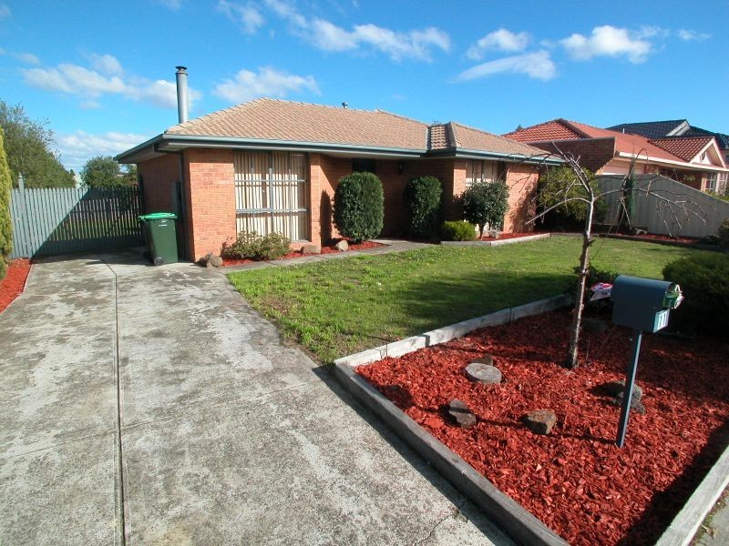 11 Carbon Crescent, Mill Park VIC 3082