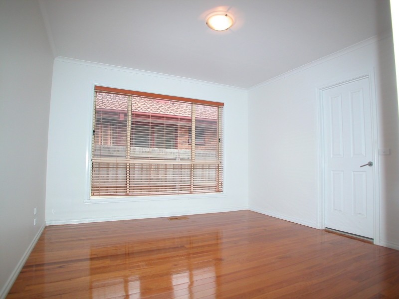 1/17 Pickworth Drive, Mill Park VIC 3082