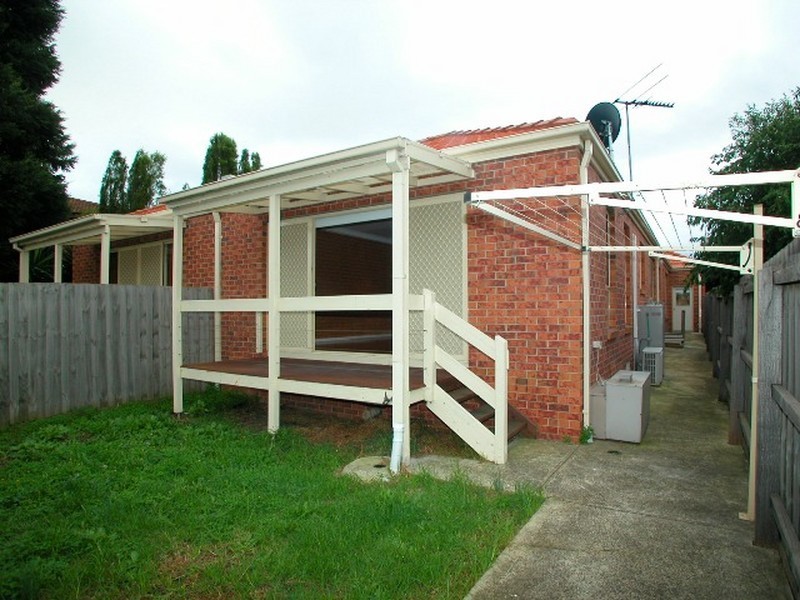 1/17 Pickworth Drive, Mill Park VIC 3082