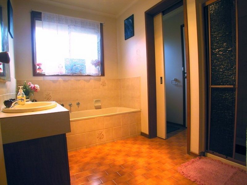 34 Moorhead Drive, Mill Park VIC 3082