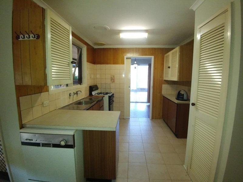 16 Blamey Avenue, Mill Park VIC 3082