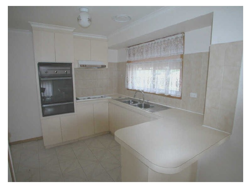 18 Hawthorn Court, Mill Park VIC 3082