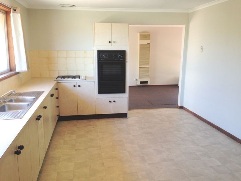 2/11 Aranda Place, Epping VIC 3076