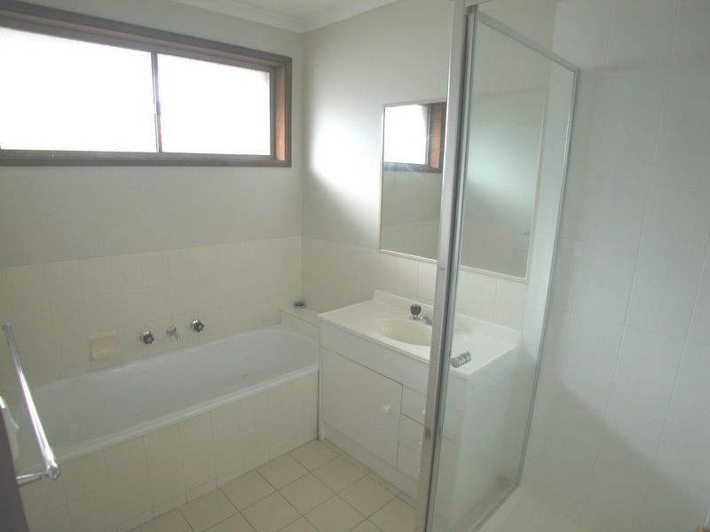 2/11 Aranda Place, Epping VIC 3076