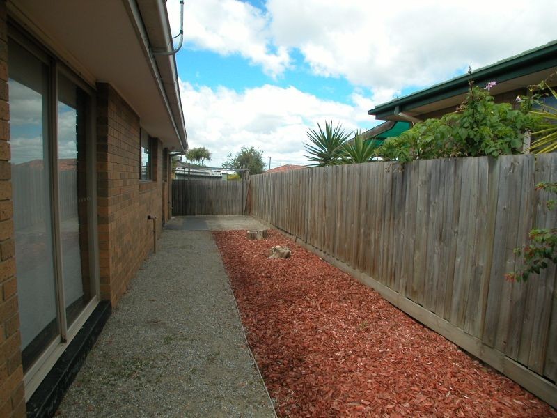 2/11 Aranda Place, Epping VIC 3076