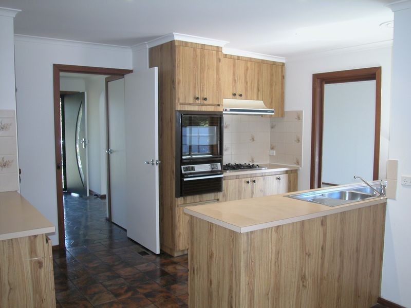 6 Mockridge Drive, Mill Park VIC 3082