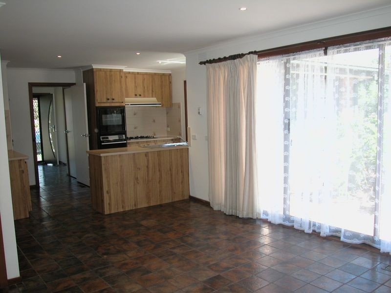 6 Mockridge Drive, Mill Park VIC 3082