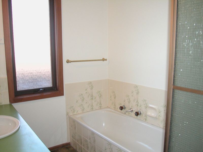 6 Mockridge Drive, Mill Park VIC 3082