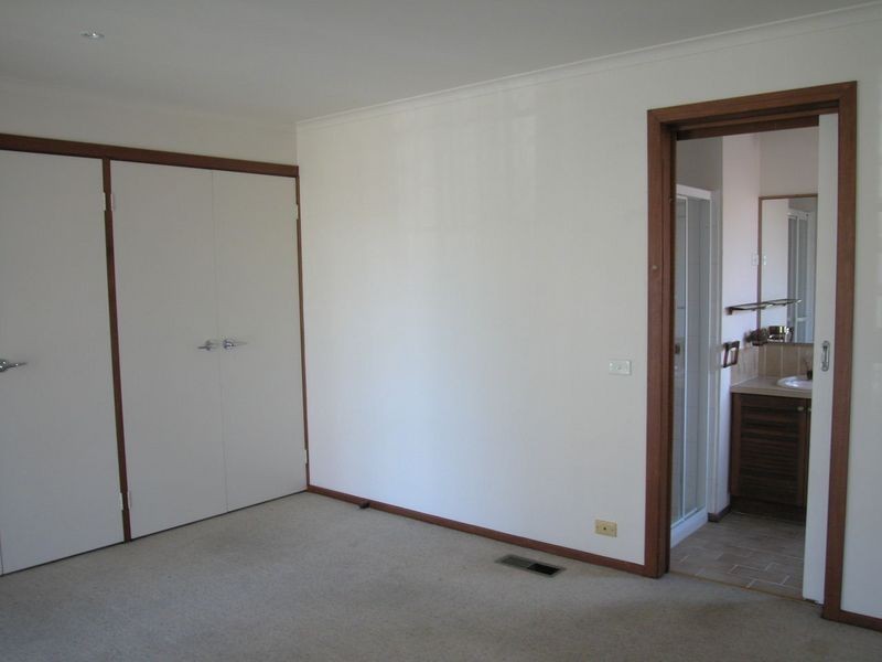 6 Mockridge Drive, Mill Park VIC 3082