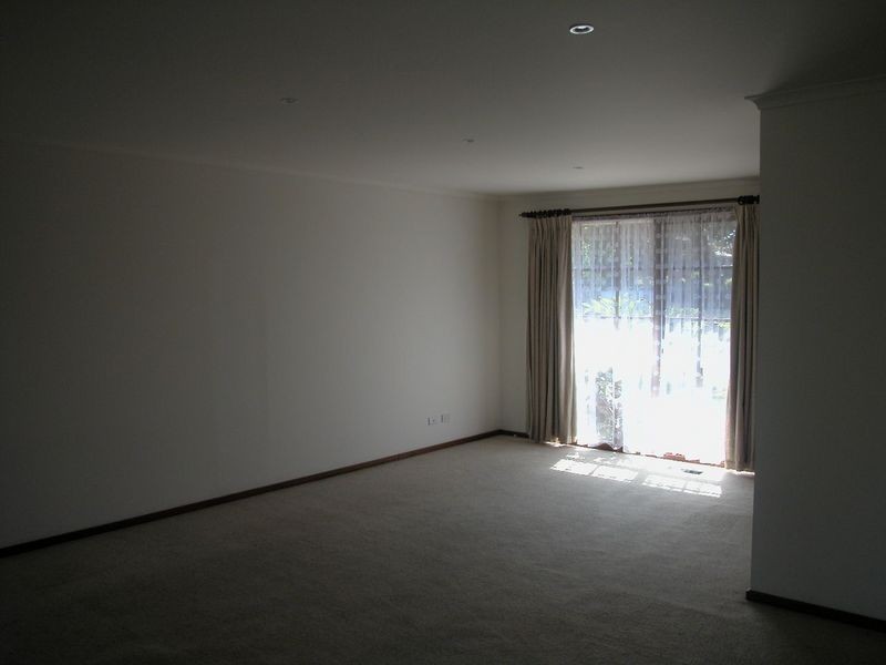 6 Mockridge Drive, Mill Park VIC 3082