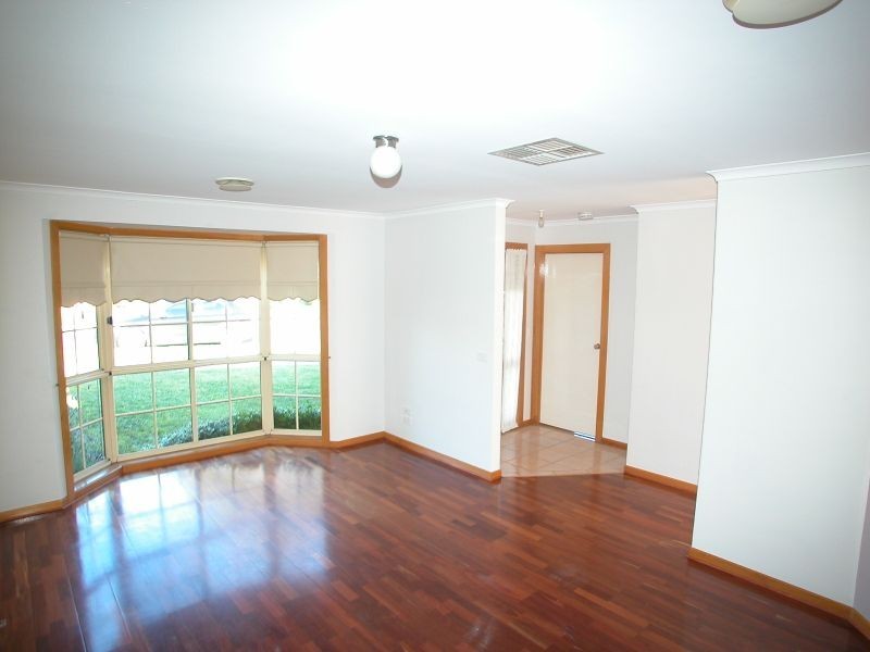1/14 Rule Close, Mill Park VIC 3082