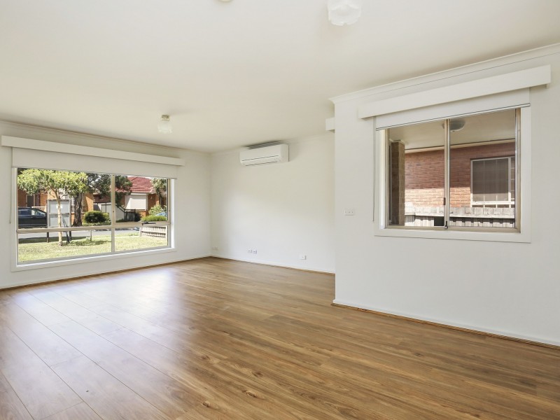 42 Friendship Avenue, Mill Park VIC 3082