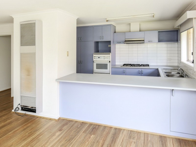 42 Friendship Avenue, Mill Park VIC 3082
