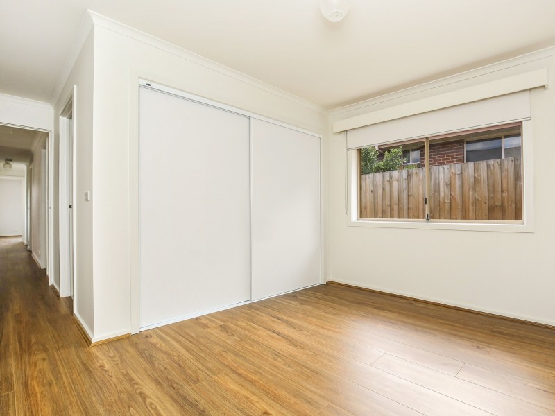 42 Friendship Avenue, Mill Park VIC 3082