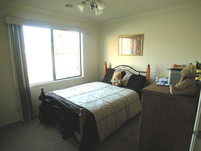 6 Gleditsia Way, Bundoora VIC 3083