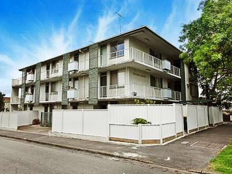 8/13-15 Dover Street, Flemington VIC 3031