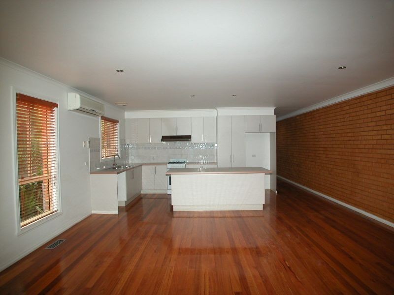 1/17 Pickworth Drive, Mill Park VIC 3082