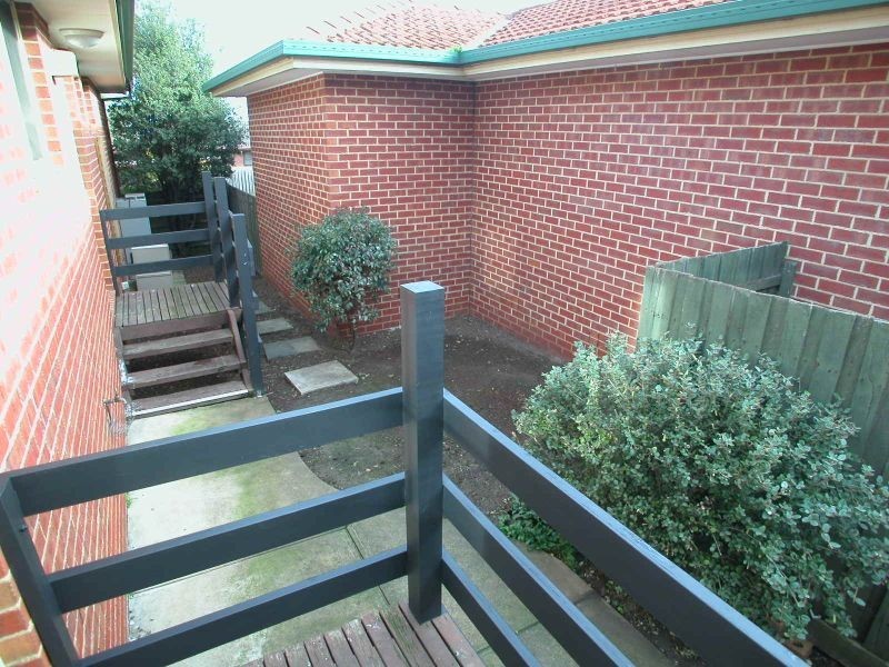 8 Hurlstone Crescent, Mill Park VIC 3082
