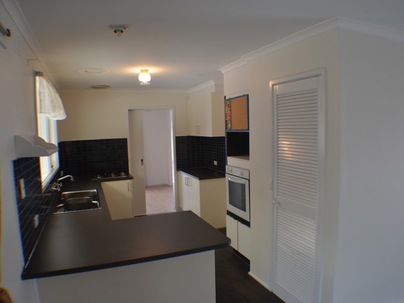 8 Todman Close, Mill Park VIC 3082