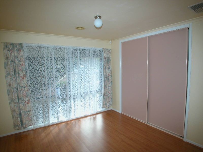 113 Woolnough Drive, Mill Park VIC 3082