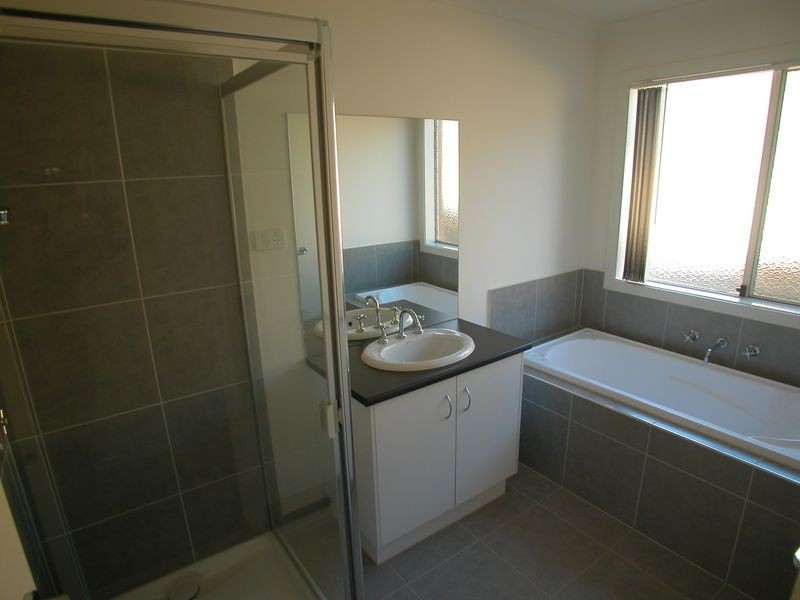 6 Treeview Drive, South Morang VIC 3752