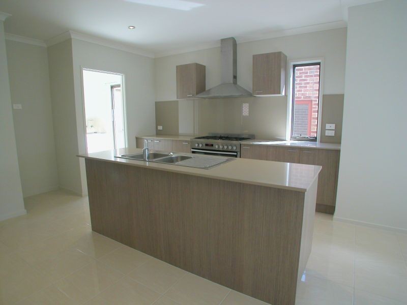 4 Wood Forest Street, South Morang VIC 3752