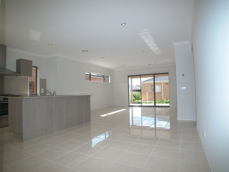 4 Wood Forest Street, South Morang VIC 3752