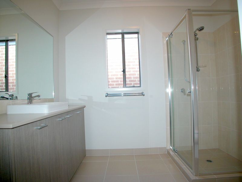 4 Wood Forest Street, South Morang VIC 3752