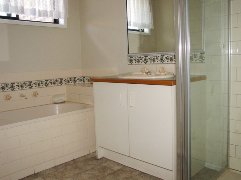 Unit 2/24 Border Drive, Mill Park VIC 3082