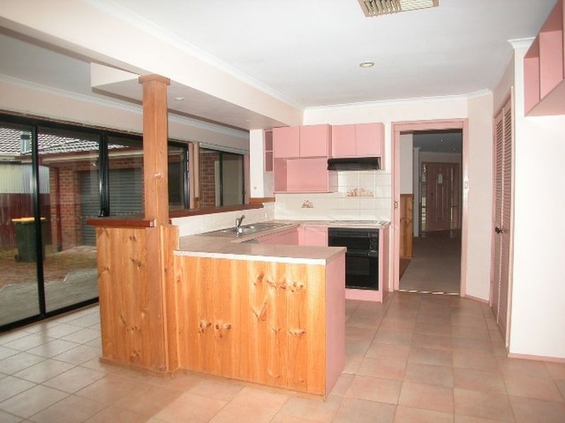 17 Marsden Court, Mill Park VIC 3082