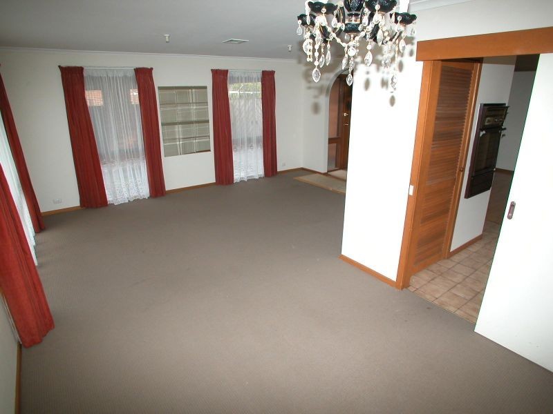 20 Grevillia Drive, Mill Park VIC 3082