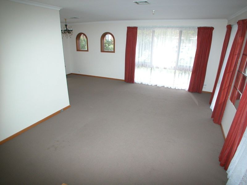 20 Grevillia Drive, Mill Park VIC 3082