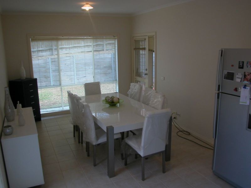 11 Redbark Hill Circuit, South Morang VIC 3752