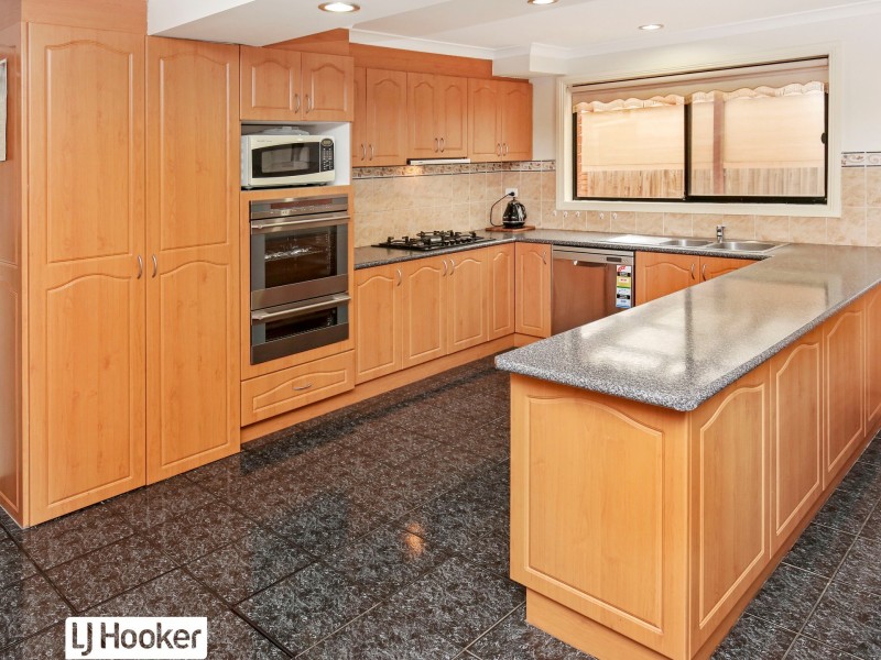 52 Capri Close, South Morang VIC 3752