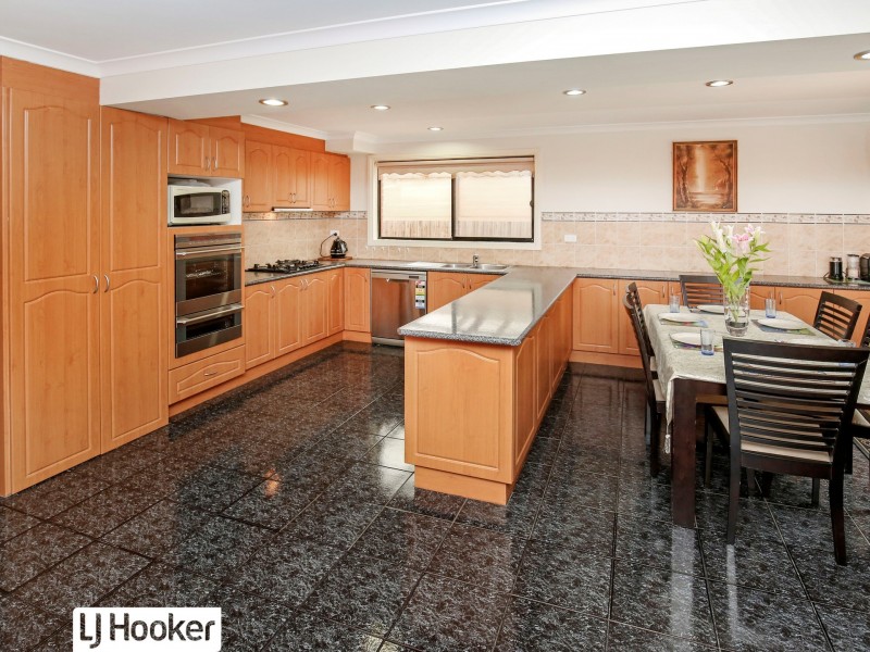 52 Capri Close, South Morang VIC 3752