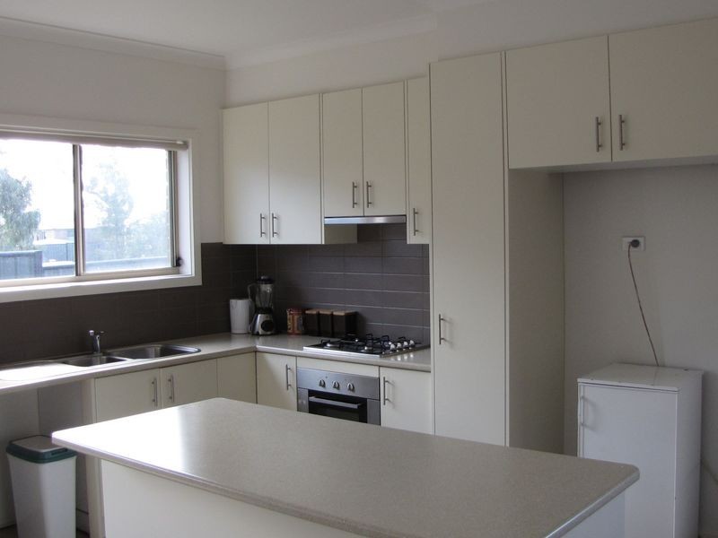 24 Panton Gap, South Morang VIC 3752