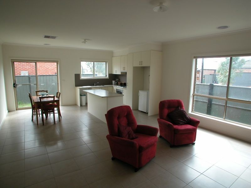 24 Panton Gap, South Morang VIC 3752