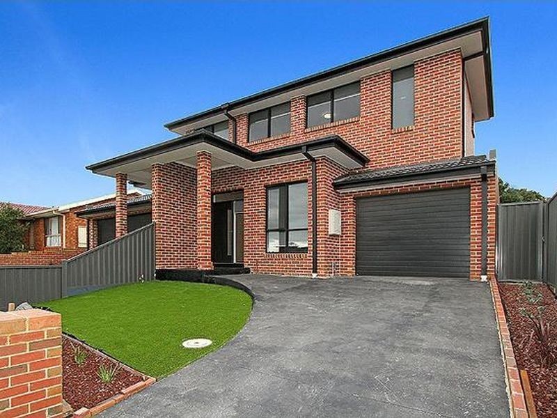 22 McLaughlin Crescent, Mill Park VIC 3082